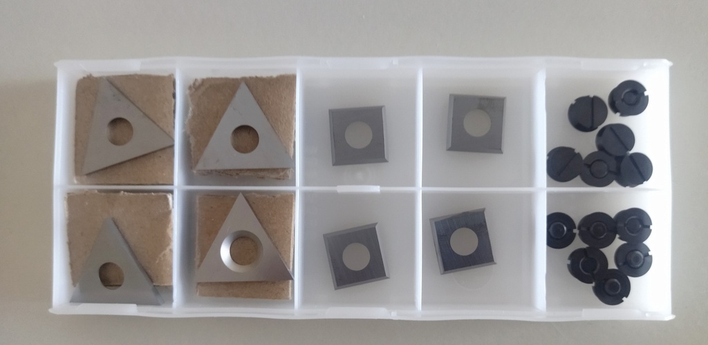 Set de rechange pour P.O. O01.0004 rainure extensible 4.2-7.5 (8 triangles + 4 GO Ep.1.5 + 12 vis)